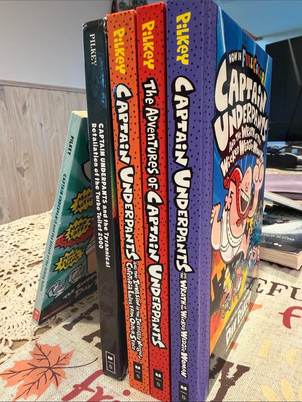6- Captain Underpants books 3 New /Color